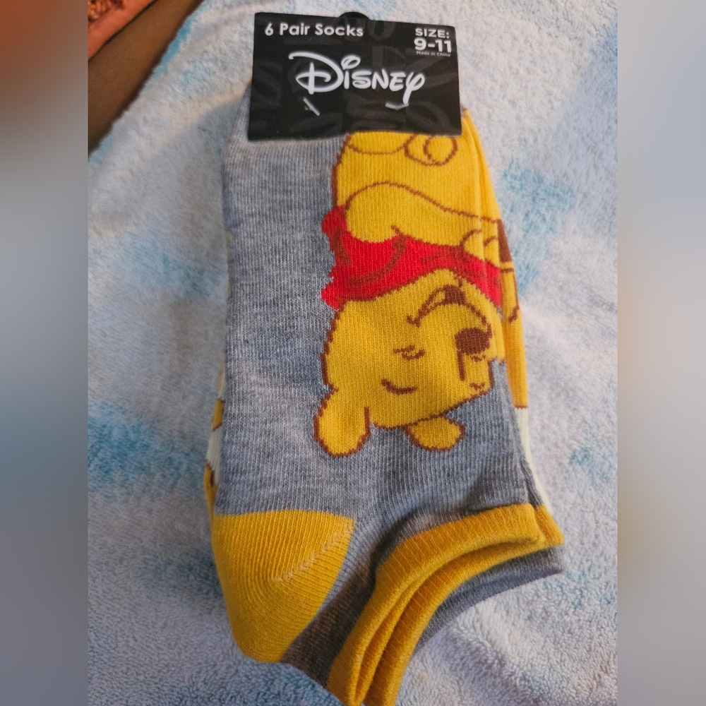 6 PAIRS DISNEY WINNIE THE POOH SOCKS NEW